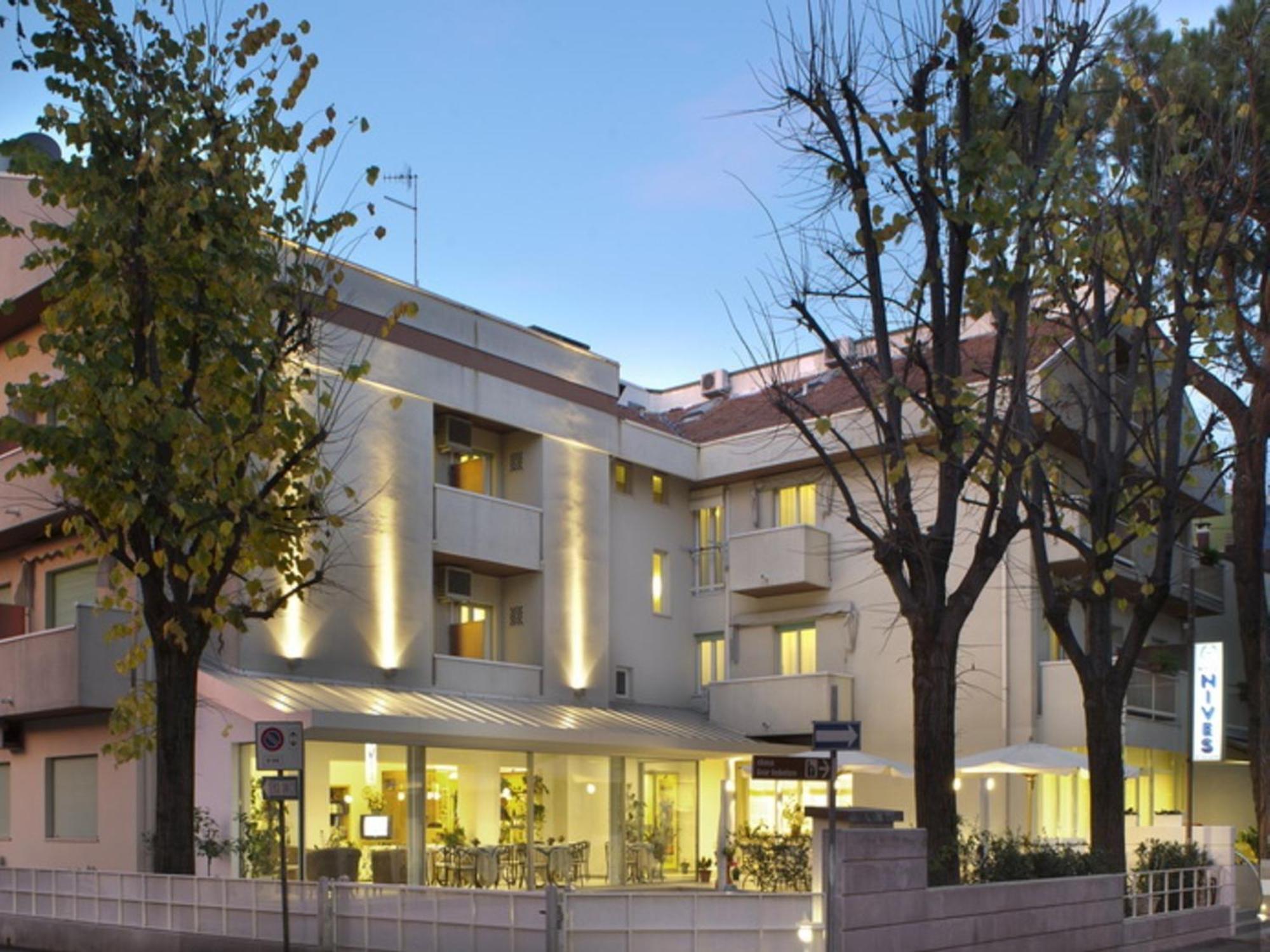 Hotel Nives Riccione Exterior photo