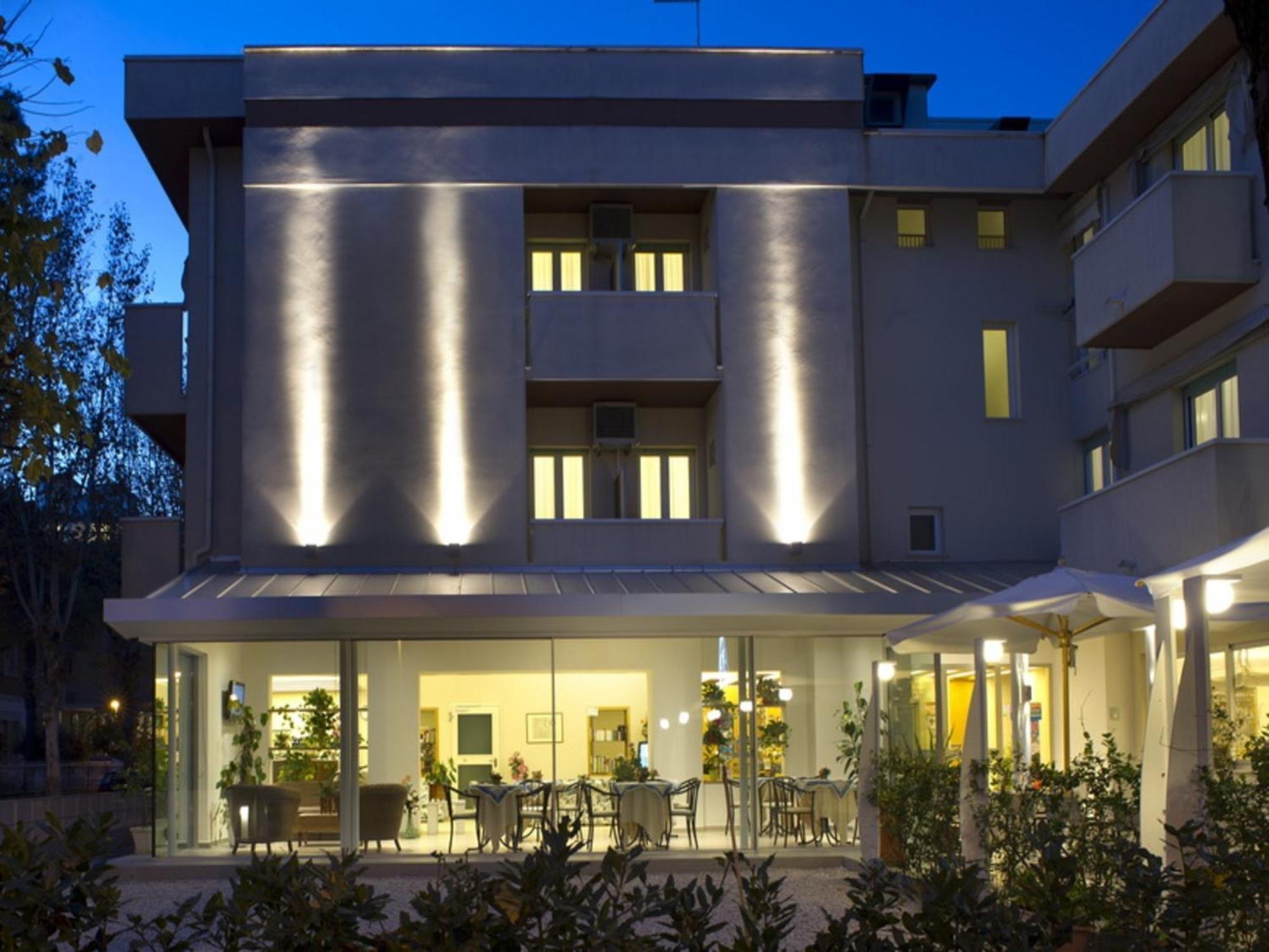 Hotel Nives Riccione Exterior photo