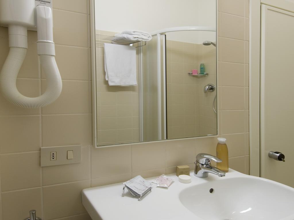 Hotel Nives Riccione Room photo